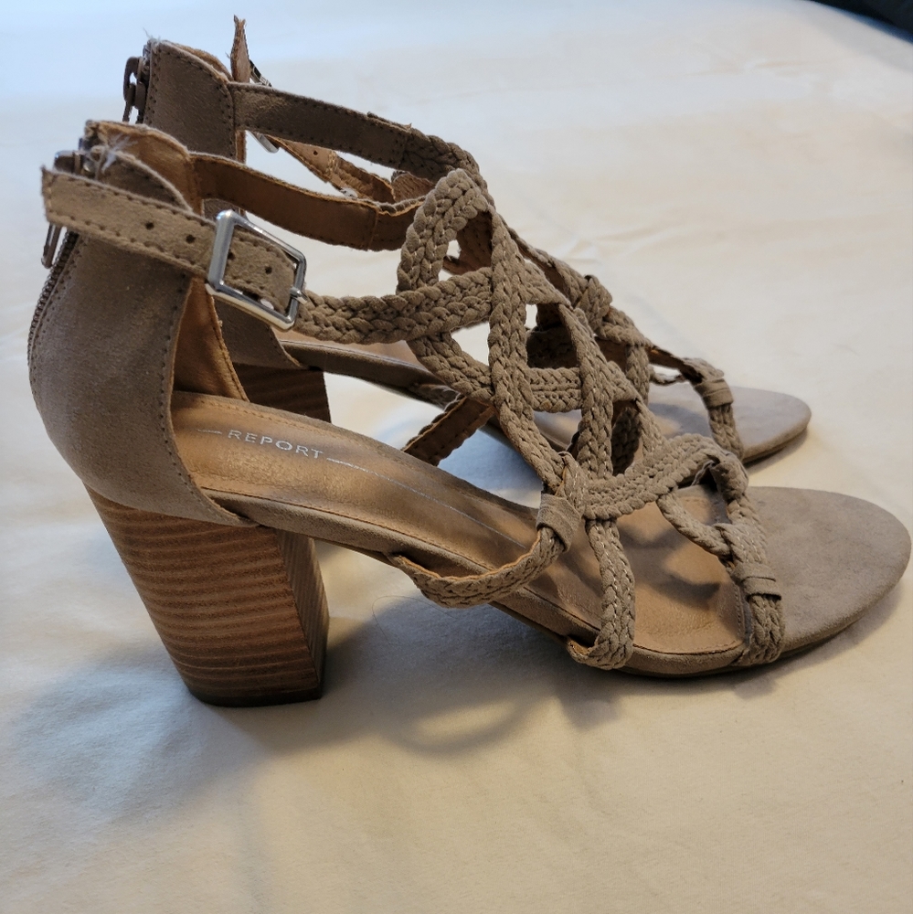 Report | Paula style | sandal | Size 9